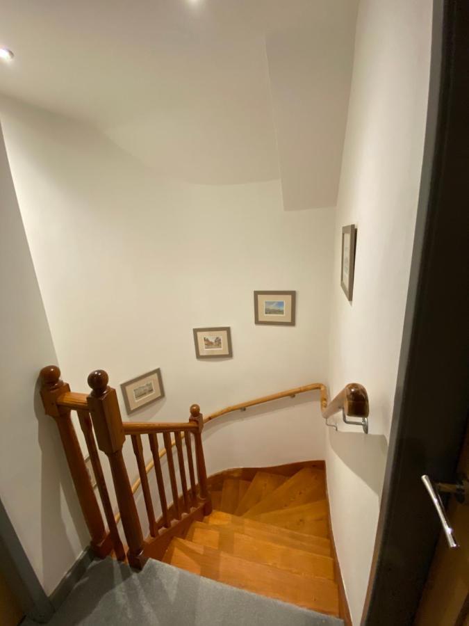 Spacious City Centre Property Ленчестър Екстериор снимка